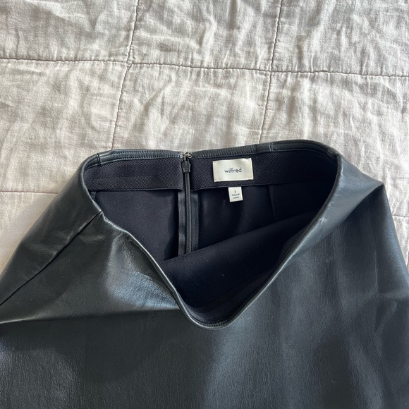 Wilfred Vegan Leather Mini Skirt - Picture 5 of 6